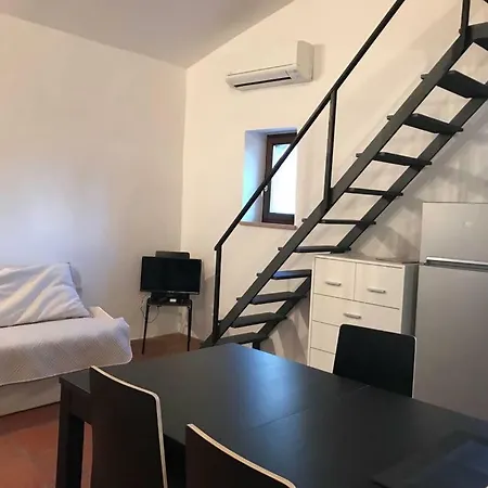 דירה Al Borgo Antico טרצ'ינה